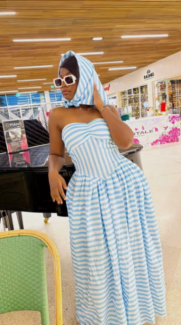 Robe avec foulard 